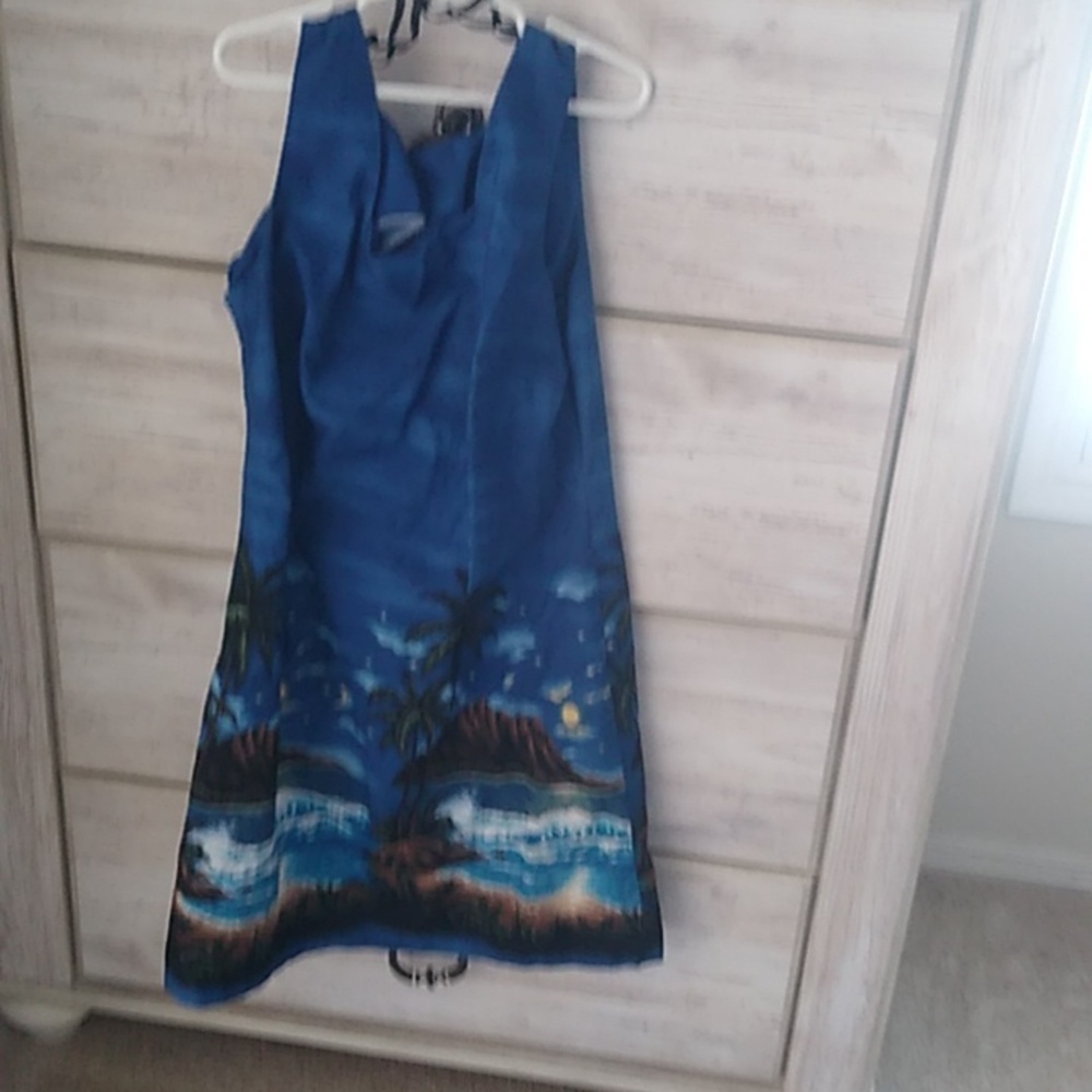 Sleeveless Hawaiian print dress